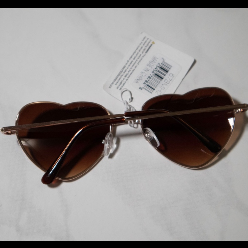 ROSE GOLD HEART SUNGLASSES - Picture 2 of 5